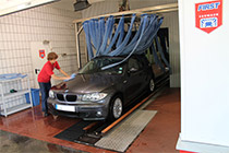 Reinigung eines BMW