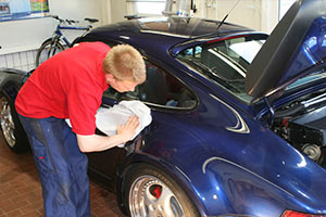 Autopflege bei First Carwash